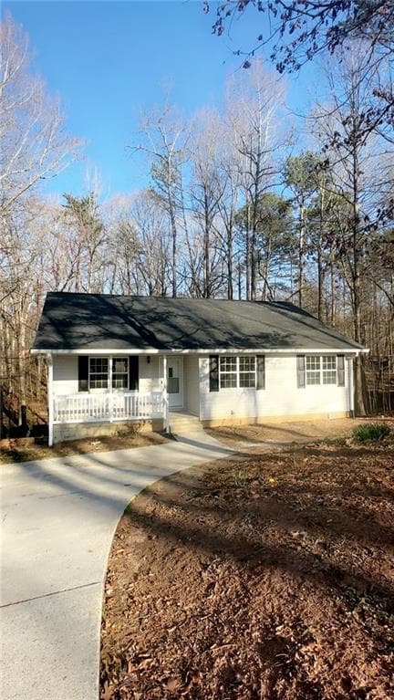 3 bedroom, 2 bathroom single family residence sold at 3926 Skyline Drive, Gainesville, GA 30501