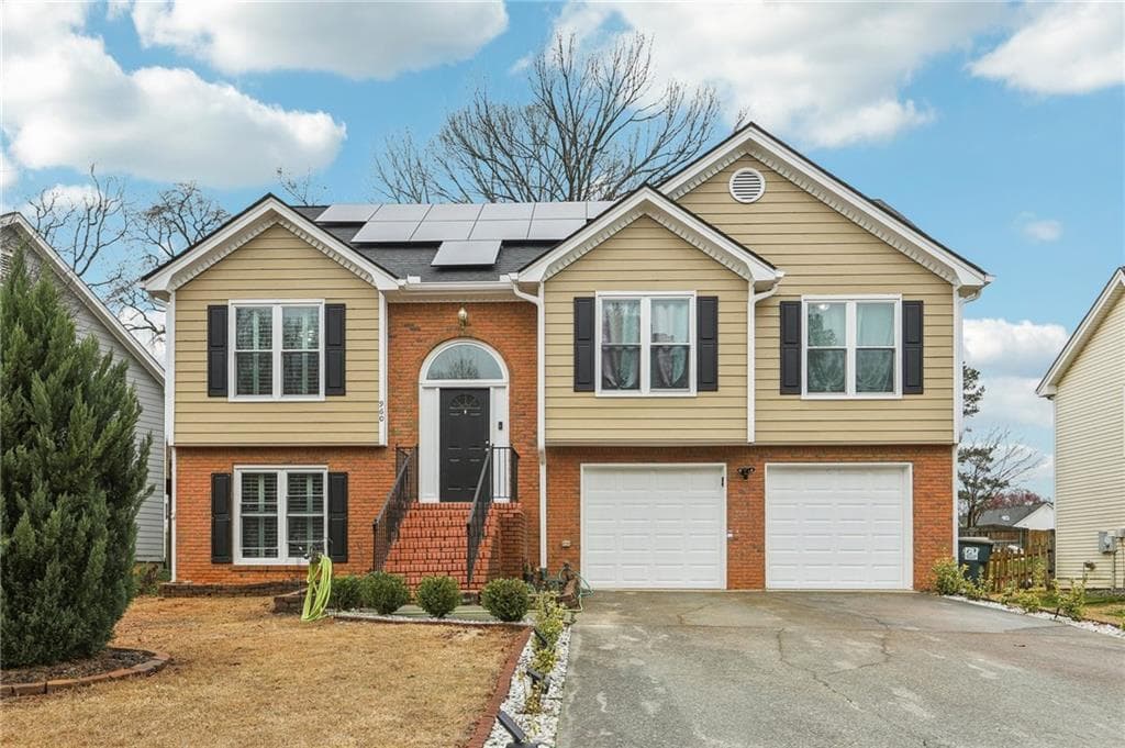 5 bedroom, 3 bathroom single family residence sold at 960 Sugar Meadow Drive, Sugar Hill, GA 30518