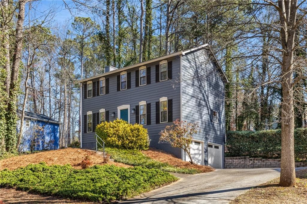 3 bedroom, 3 bathroom single family residence sold at 4112 Gregory Manor Circle, Smyrna, GA 30082
