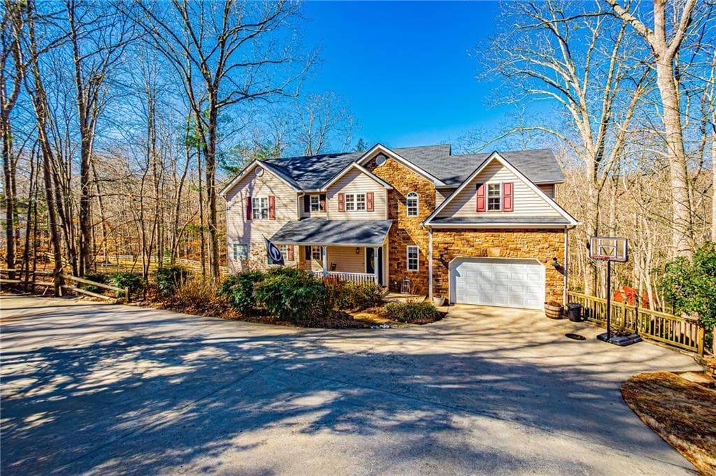4 bedroom, 4 bathroom single family residence sold at 221 Yahoola Shoals Drive, Dahlonega, GA 30533