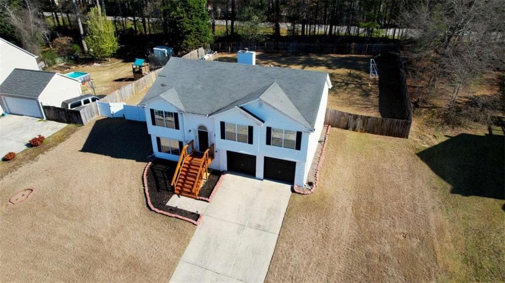 5 bedroom, 3 bathroom single family residence sold at 3280 Spincaster Way, Loganville, GA 30052