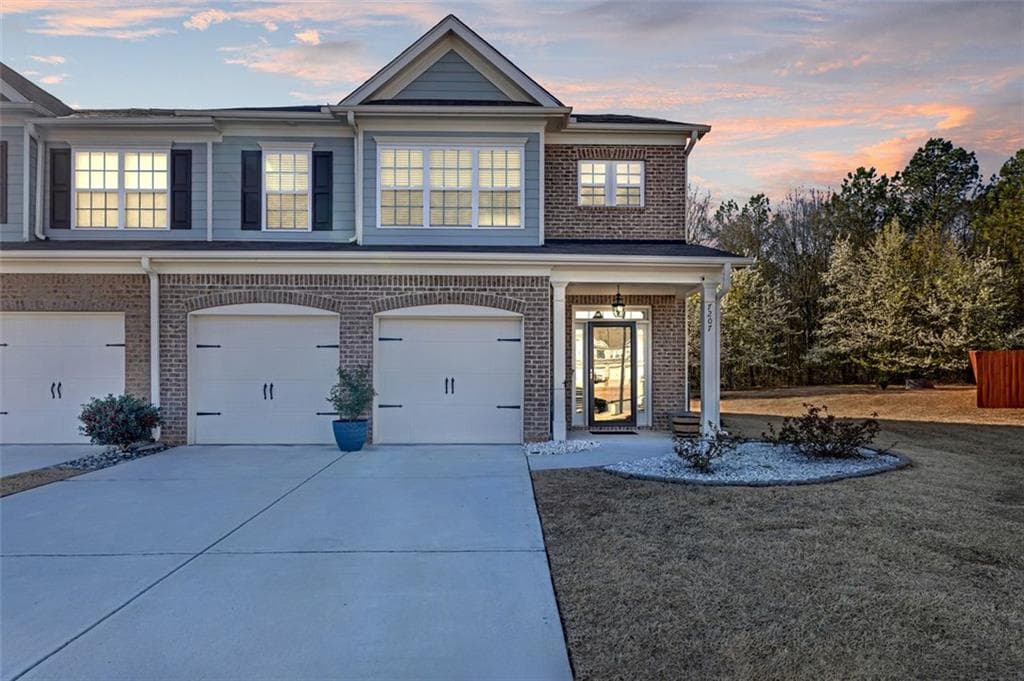 3 bedroom, 3 bathroom townhouse sold at 7207 BRIGIDOON ROSE, Douglasville, GA 30134