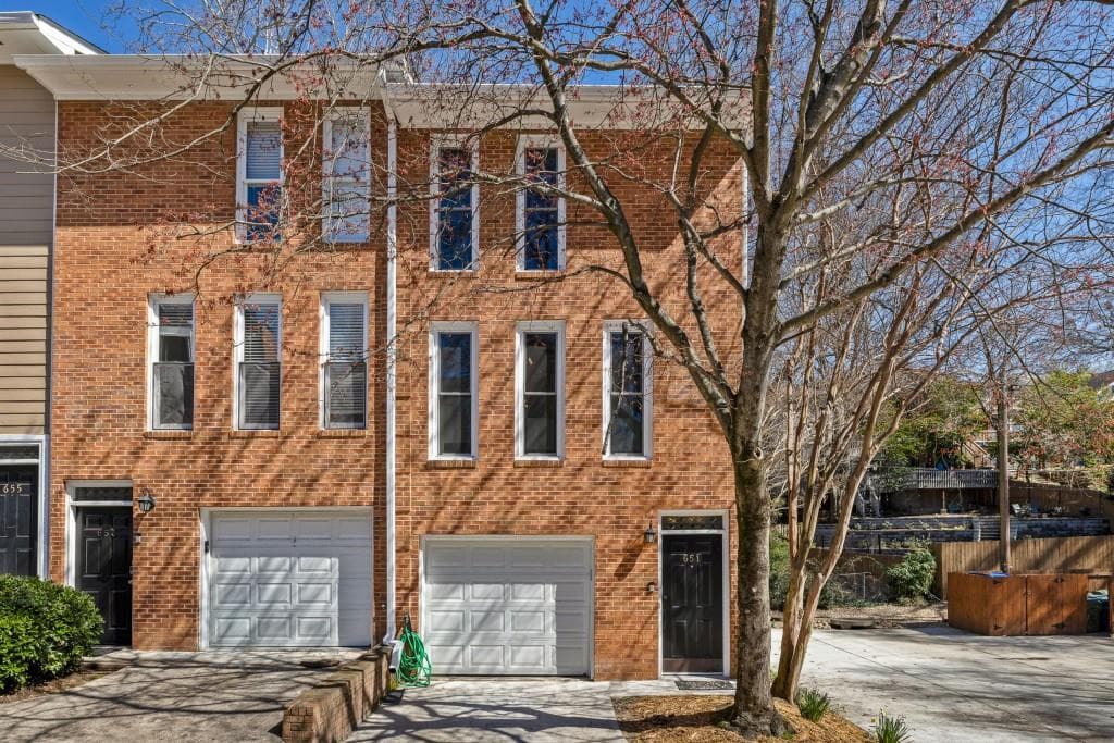 3 bedroom, 3 bathroom townhouse sold at 651 Park Village Drive, Atlanta, GA 30306