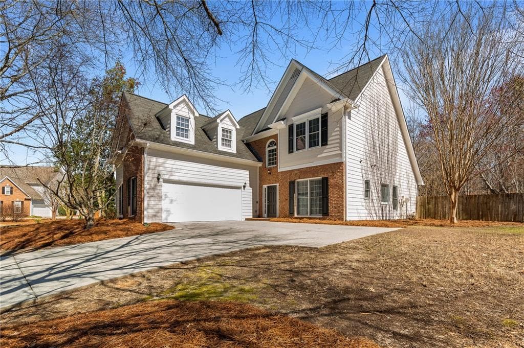 4 bedroom, 3 bathroom single family residence sold at 3565 Mystic Drive, Buford, GA 30519