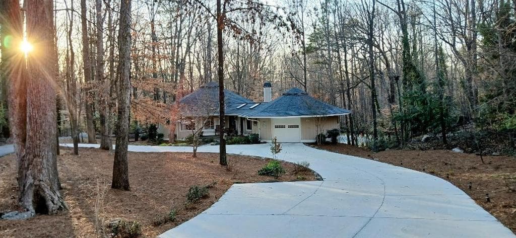 3 bedroom, 3 bathroom single family residence sold at 100 Silverbell Court, Roswell, GA 30075