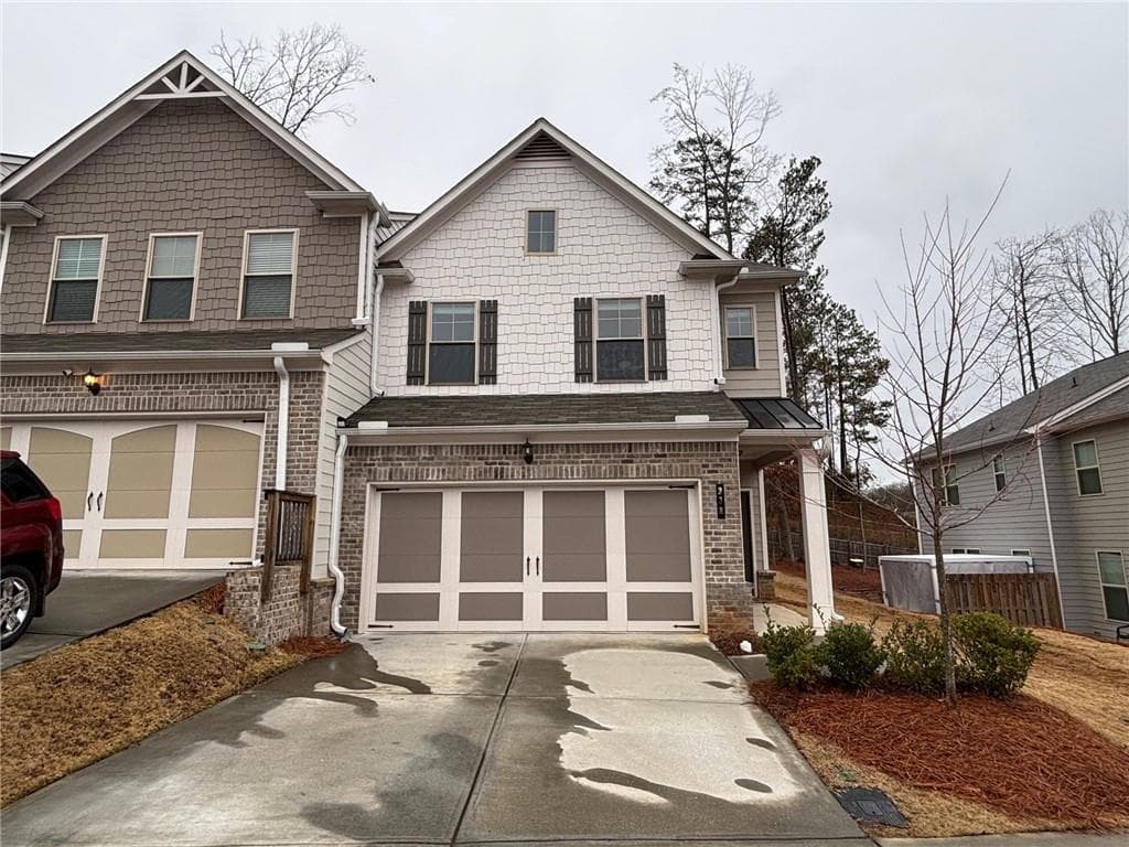 3 bedroom, 3 bathroom townhouse sold at 338 Cherryhill Lane, Woodstock, GA 30188