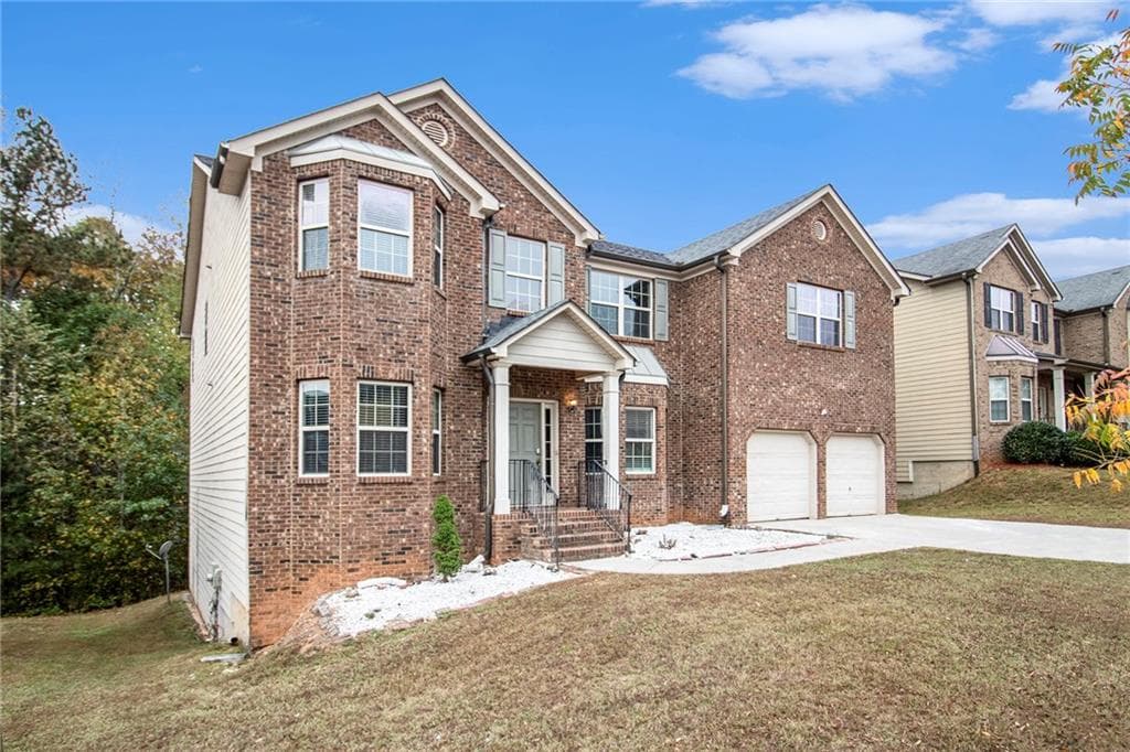 5 bedroom, 4 bathroom single family residence sold at 2725 Palmview Court, Atlanta, GA 30331