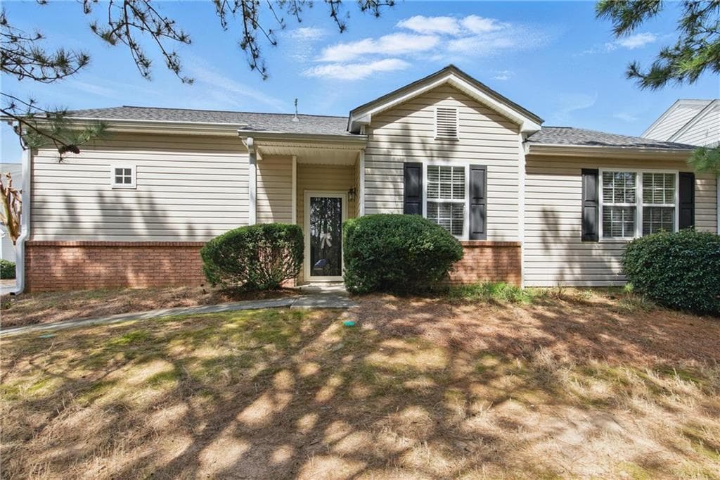 3 bedroom, 2 bathroom single family residence sold at 129 Swanee Lane, Woodstock, GA 30188