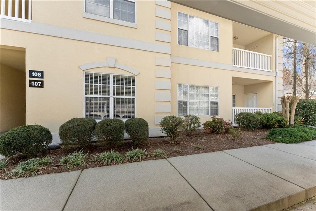 2 bedroom, 2 bathroom condominium sold at 1001 Holly Drive, Gainesville, GA 30501