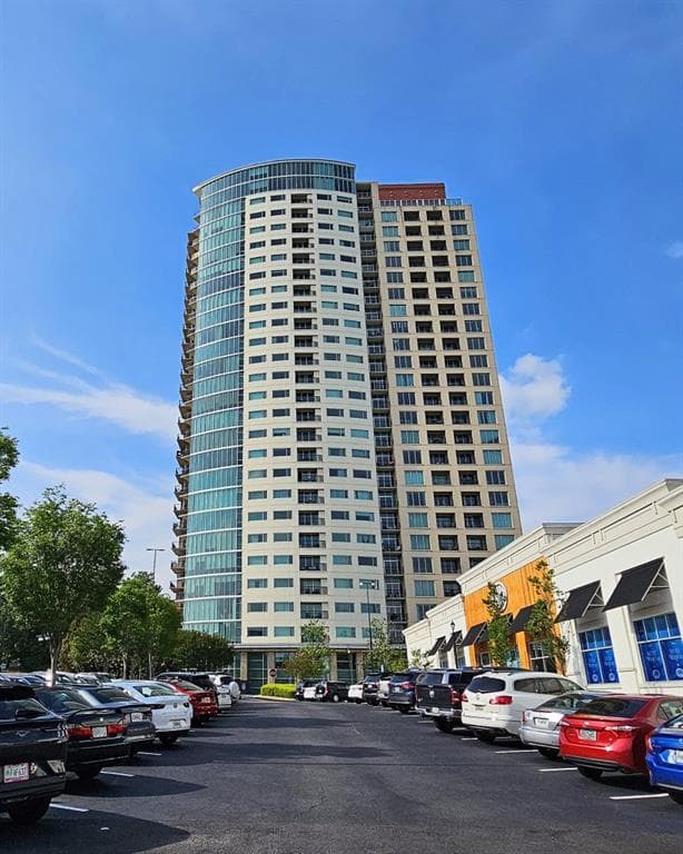 1 bedroom, 1 bathroom condominium sold at 4561 Olde Perimeter Way 2605, Atlanta, GA 30346