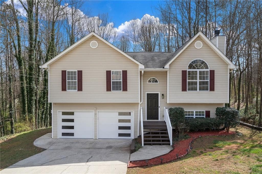 4 bedroom, 3 bathroom single family residence sold at 445 Settlers Ridge Lane, Hiram, GA 30141