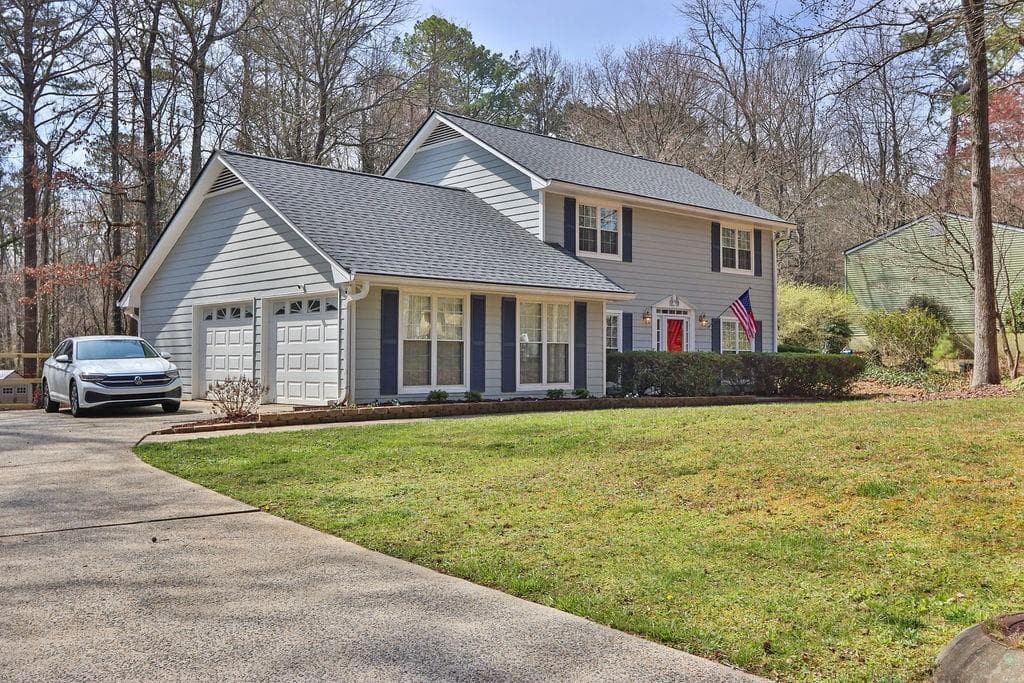 3 bedroom, 3 bathroom single family residence sold at 2113 N Landing Way, Marietta, GA 30066