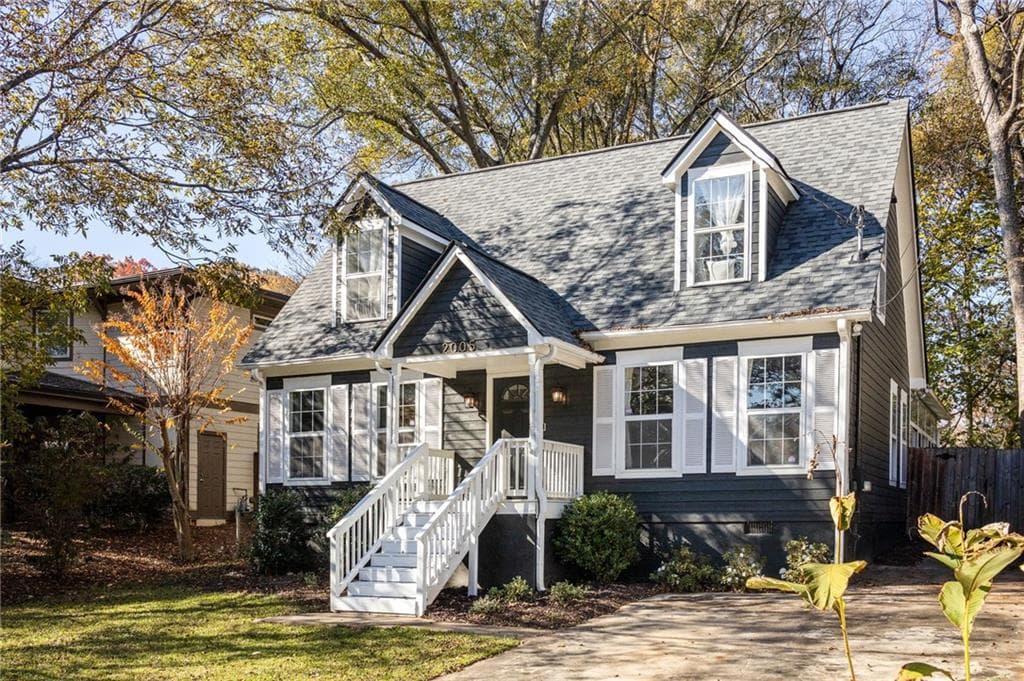 3 bedroom, 3 bathroom single family residence sold at 2005 Braeburn Circle, Atlanta, GA 30316