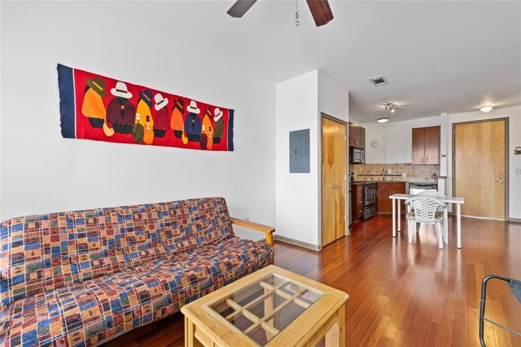 1 bedroom, 1 bathroom condominium sold at 898 Oak Street 3222, Atlanta, GA 30310