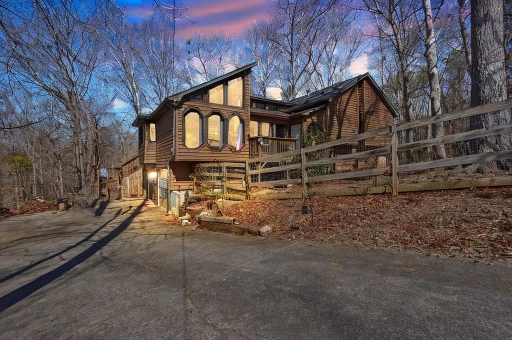 3 bedroom, 3 bathroom single family residence sold at 804 Allatoona Crest, Woodstock, GA 30189