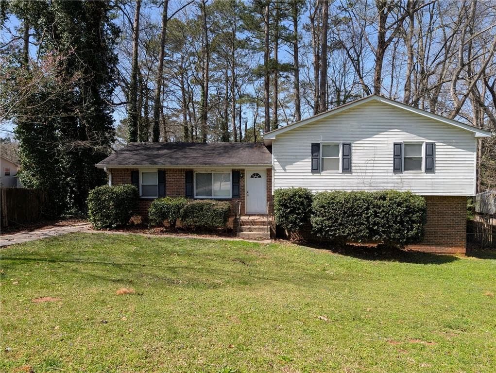 5 bedroom, 2 bathroom single family residence sold at 8271 Walnut Drive, Jonesboro, GA 30238