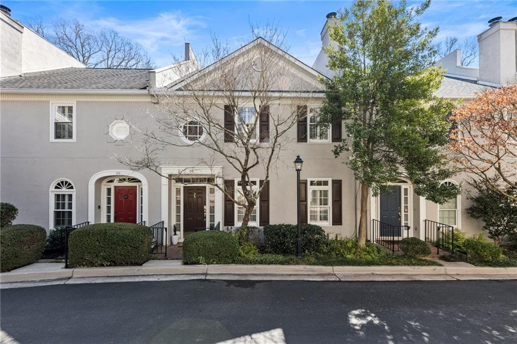 2 bedroom, 4 bathroom condominium sold at 111 Paces Run, Atlanta, GA 30339