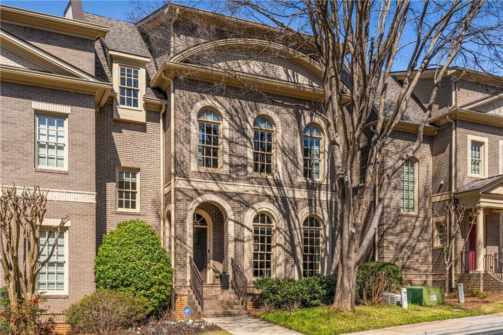 3 bedroom, 4 bathroom townhouse sold at 2009 Kensington Green Drive, Smyrna, GA 30080