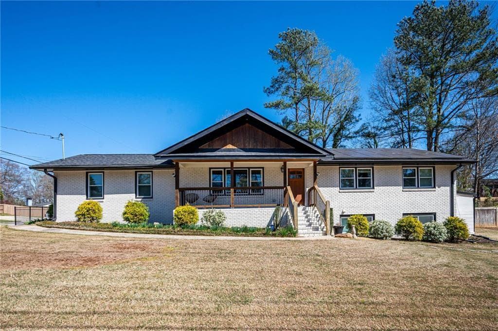 5 bedroom, 4 bathroom single family residence sold at 3861 N Cooper Lake Road, Smyrna, GA 30082