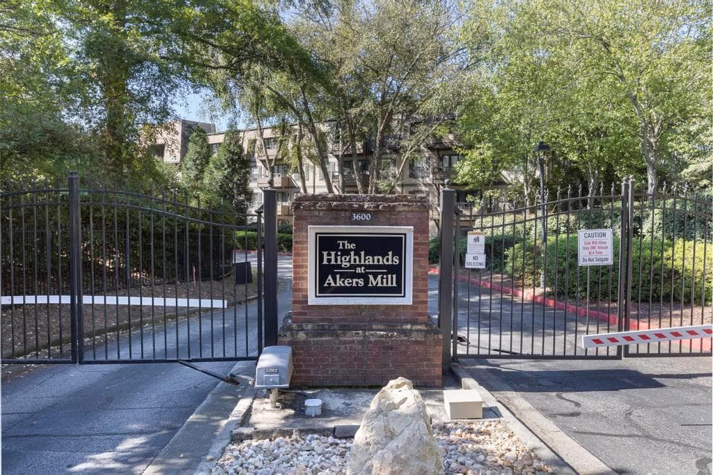 2 bedroom, 2 bathroom condominium sold at 1303 HIGHLAND BLUFF Drive 303, Atlanta, GA 30339