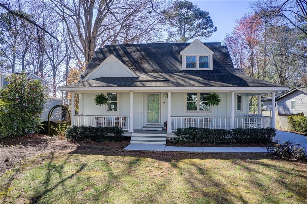 5 bedroom, 5 bathroom single family residence sold at 3433 Keswick Drive, Chamblee, GA 30341