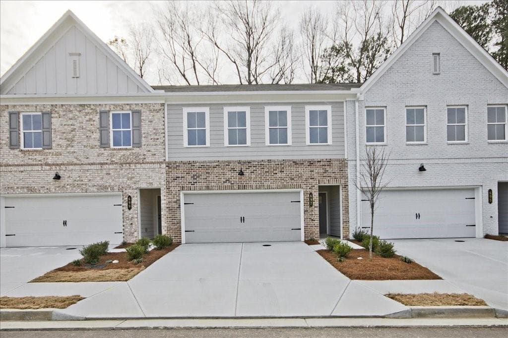 3 bedroom, 3 bathroom townhouse sold at 175 Bluffington Way, Marietta, GA 30066