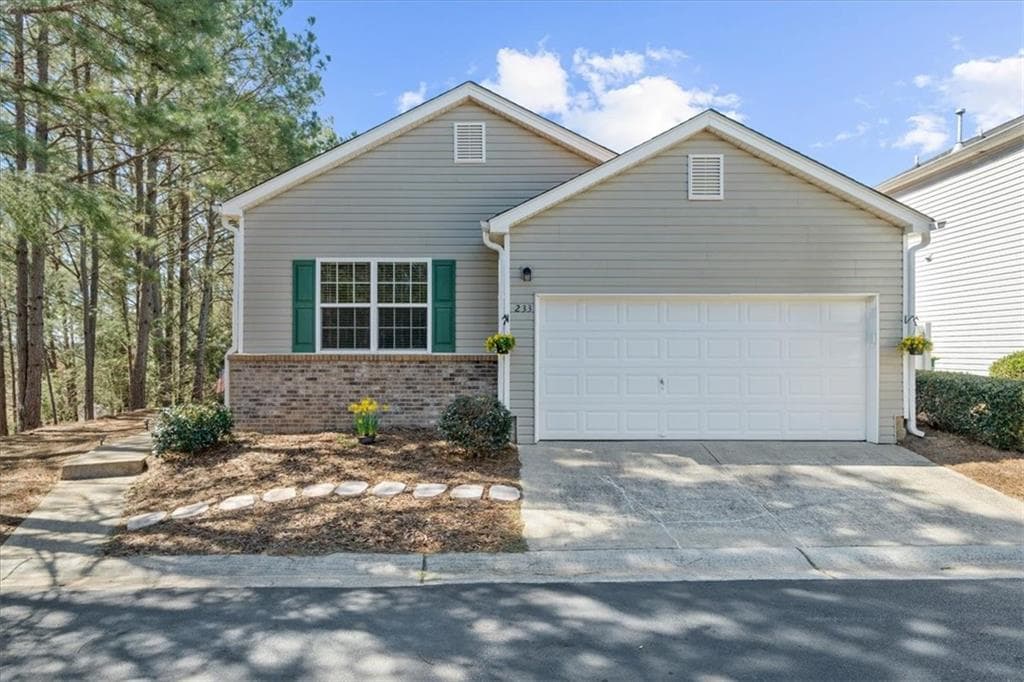 2 bedroom, 2 bathroom single family residence sold at 233 Hiawassee Drive, Woodstock, GA 30188