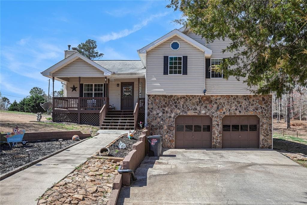 3 bedroom, 2 bathroom single family residence sold at 17 Stonehedge Drive, Dawsonville, GA 30534