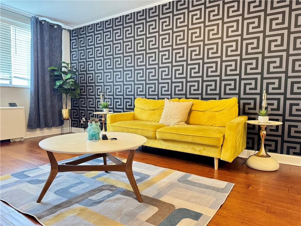 2 bedroom, 1 bathroom, 850 sq ft condominium sold at 215 Piedmont Avenue 602, Atlanta, GA 30308