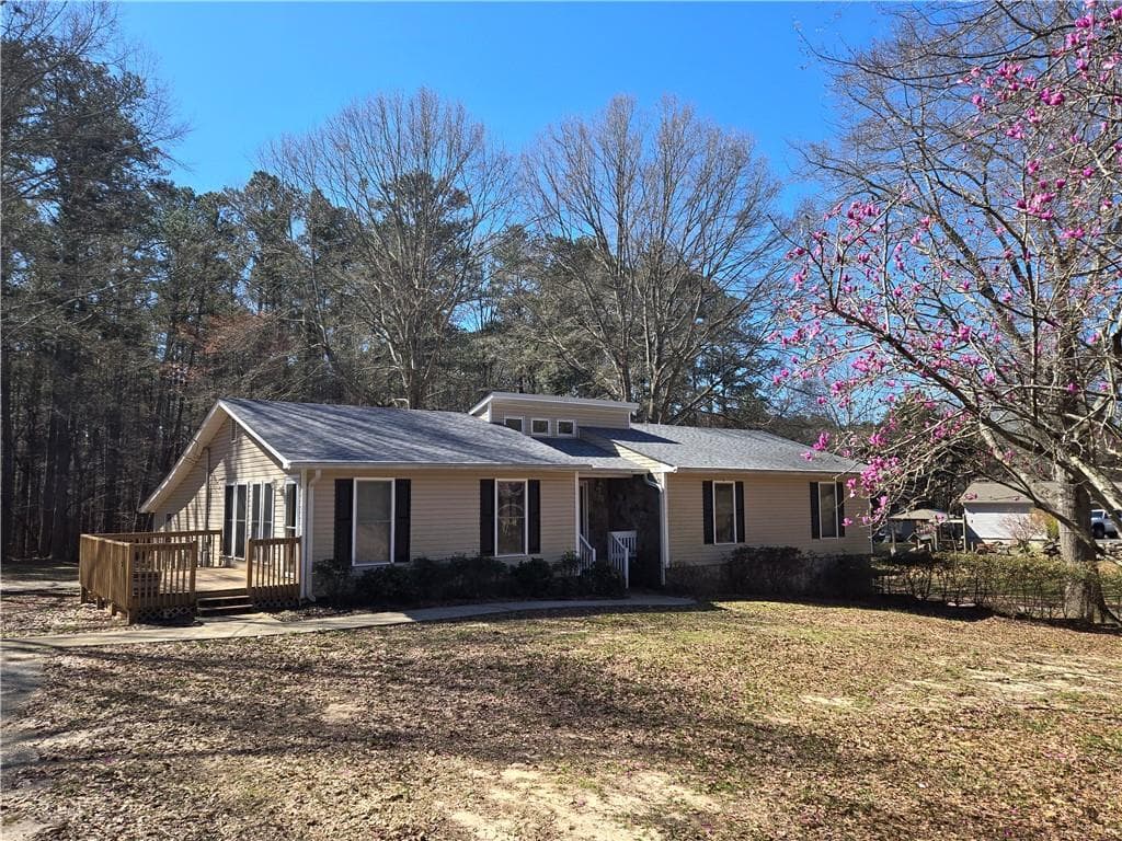 3 bedroom, 3 bathroom single family residence sold at 5685 Mccoy Road, Acworth, GA 30101