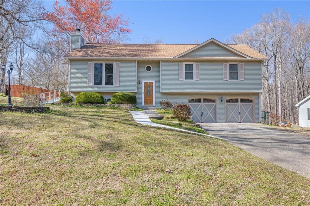 3 bedroom, 2 bathroom single family residence sold at 4643 Spring Ridge Drive, Flowery Branch, GA 30542