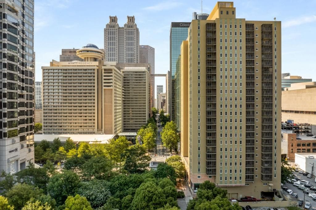 1 bedroom, 1 bathroom, 629 sq ft condominium sold at 300 Peachtree Street 23-A, Atlanta, GA 30308
