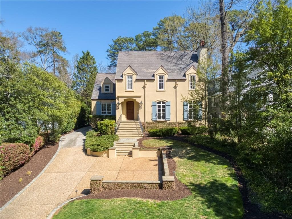 5 bedroom, 6 bathroom single family residence sold at 160 Peachtree Way, Atlanta, GA 30305