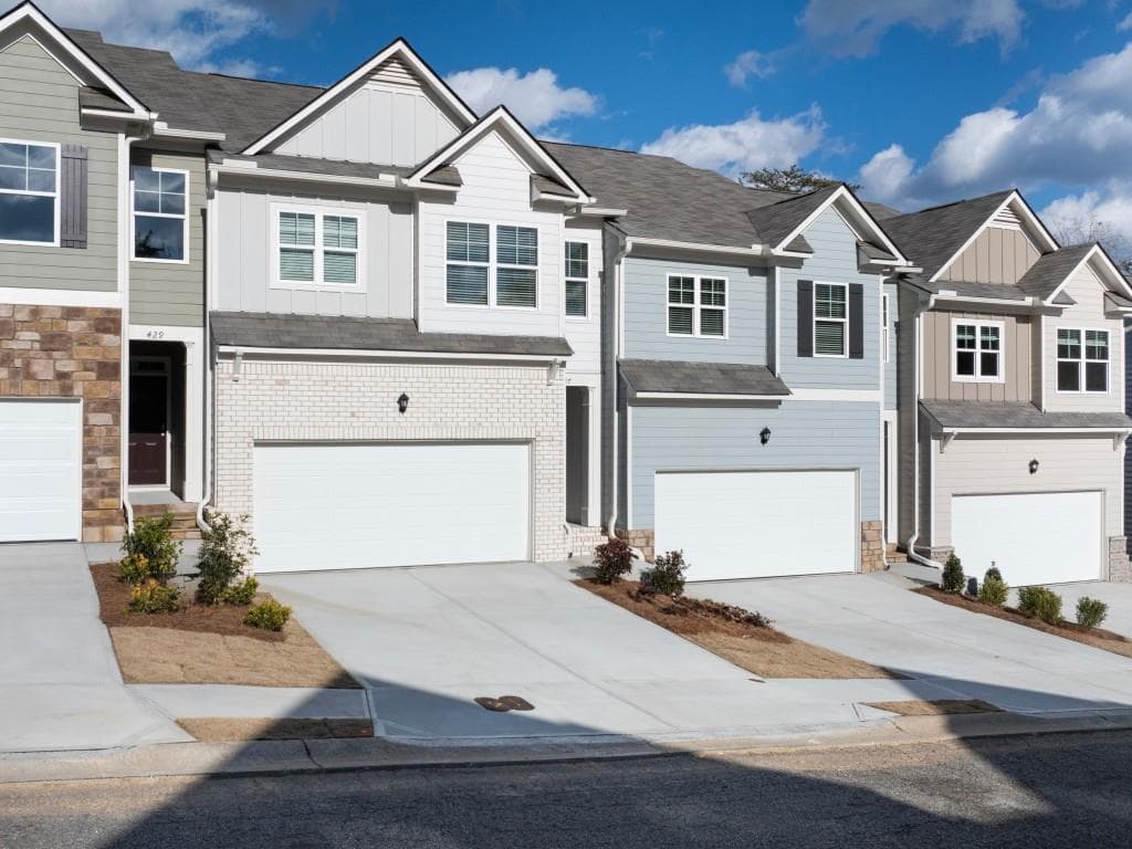 3 bedroom, 3 bathroom townhouse sold at 365 Stoneybrook Drive, Dahlonega, GA 30533