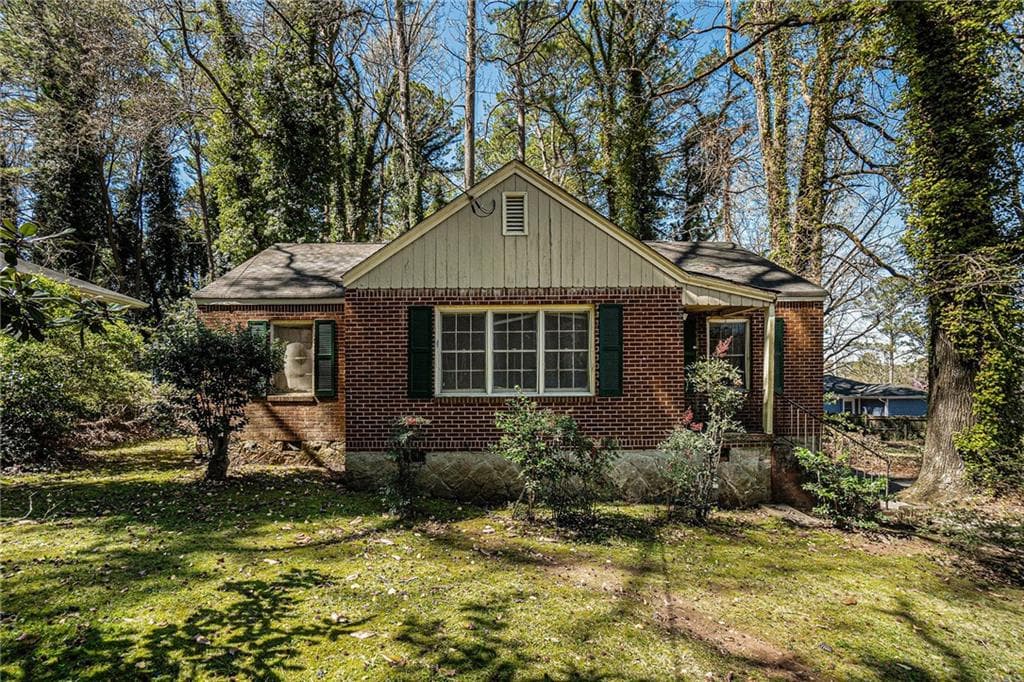 3 bedroom, 1 bathroom single family residence sold at 1833 Ridgeland Drive, Decatur, GA 30032