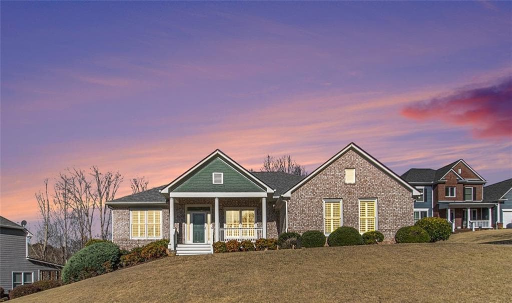 3 bedroom, 2 bathroom single family residence sold at 407 Trotters Run, Woodstock, GA 30188