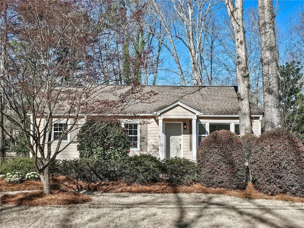 4 bedroom, 2 bathroom single family residence sold at 527 Scott Circle, Decatur, GA 30033