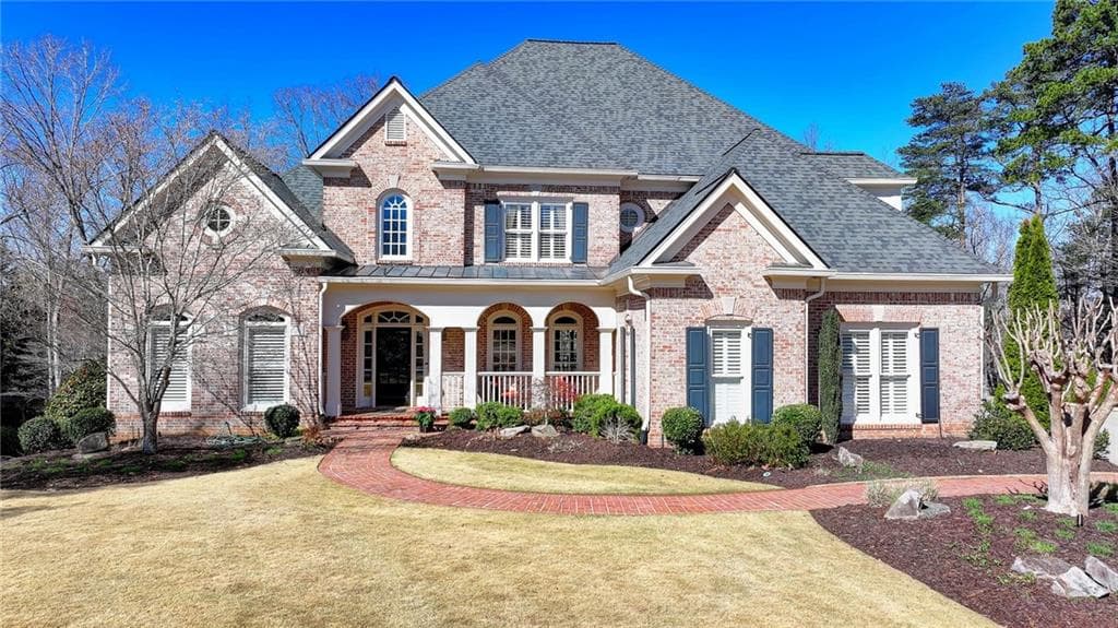 5 bedroom, 6 bathroom single family residence sold at 6950 Kettering Lane, Suwanee, GA 30024