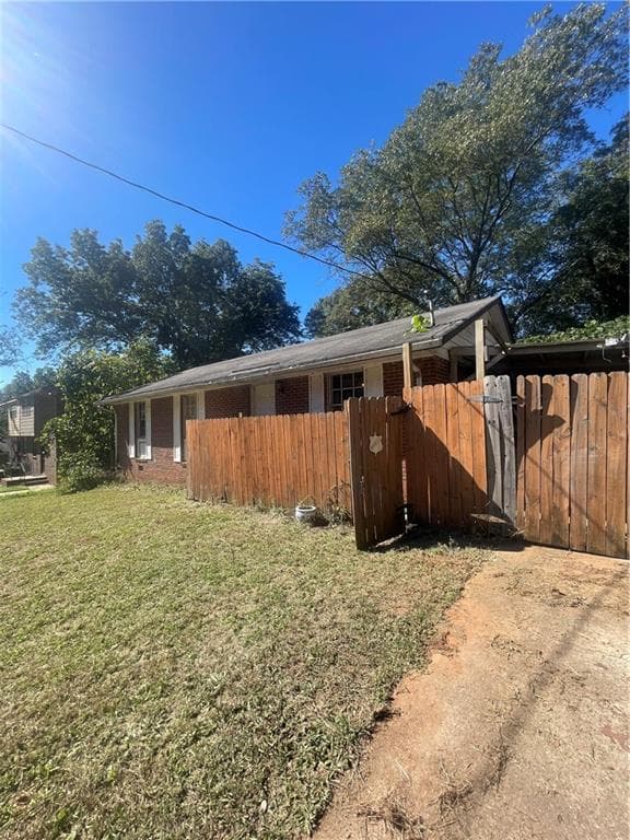 4 bedroom, 1 bathroom single family residence sold at 1155 Welch Street, Atlanta, GA 30310