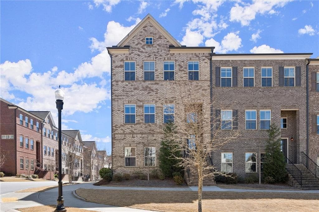 3724 Via Secco Lane, Suwanee, GA 30024 — most recent listing photo