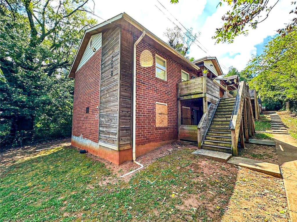 10 bedroom, 2 bathroom, 7,840 sq ft single family residence sold at 208 Doane St, Atlanta, GA 30315