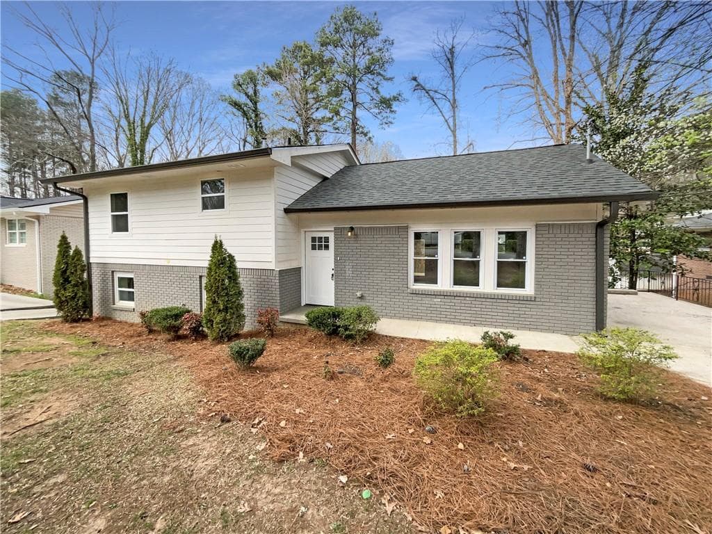 4 bedroom, 3 bathroom single family residence sold at 4095 Kenora Drive, Atlanta, GA 30331