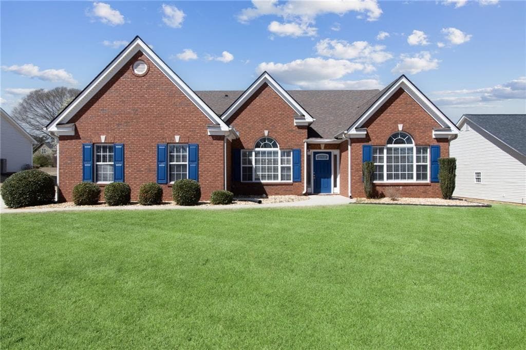3 bedroom, 2 bathroom single family residence sold at 1351 Overland Park Drive, Braselton, GA 30517