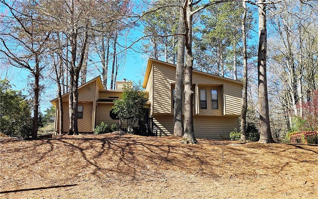 3 bedroom, 2 bathroom single family residence sold at 4752 N Springs Road, Kennesaw, GA 30144