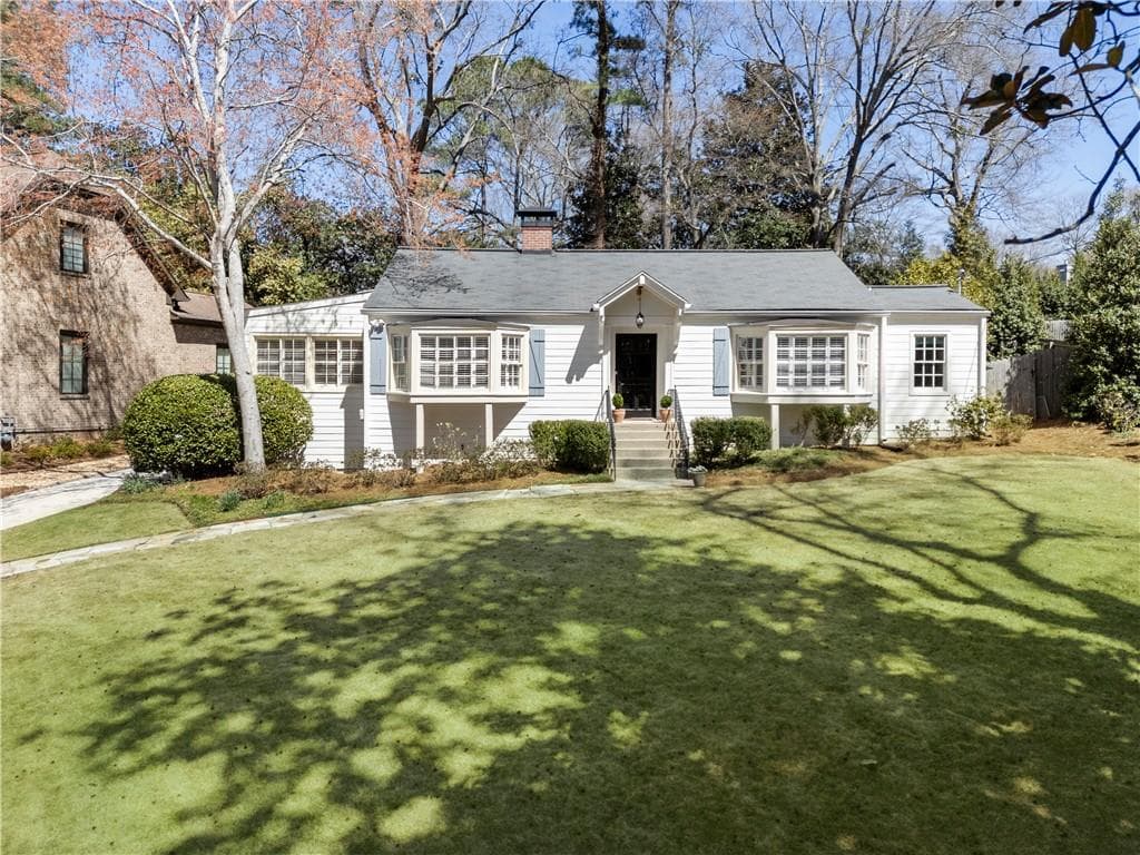 4 bedroom, 3 bathroom single family residence sold at 1015 Peachtree Battle Circle, Atlanta, GA 30327
