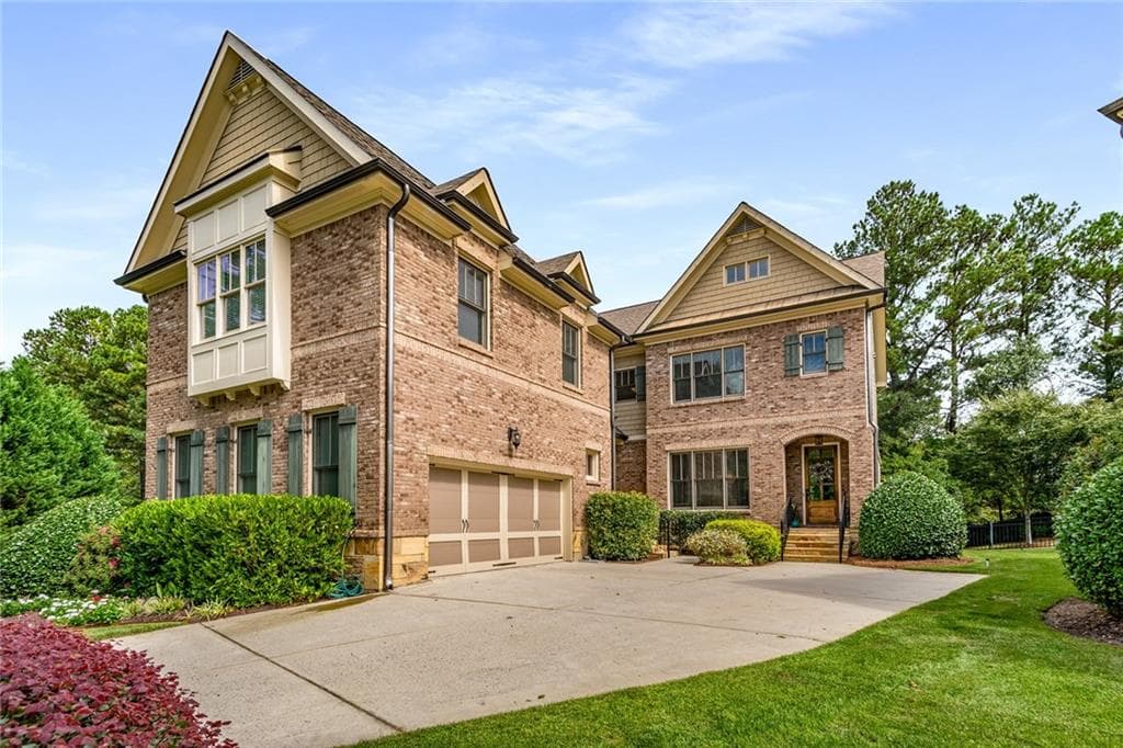 4 bedroom, 6 bathroom single family residence sold at 2750 Vinings Orchard Circle, Atlanta, GA 30339