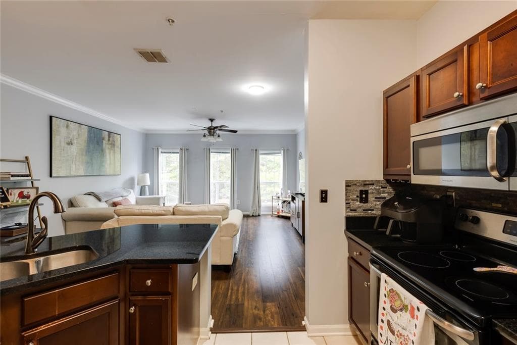 1 bedroom, 1 bathroom condominium sold at 5641 Roswell Road 307, Sandy Springs, GA 30342