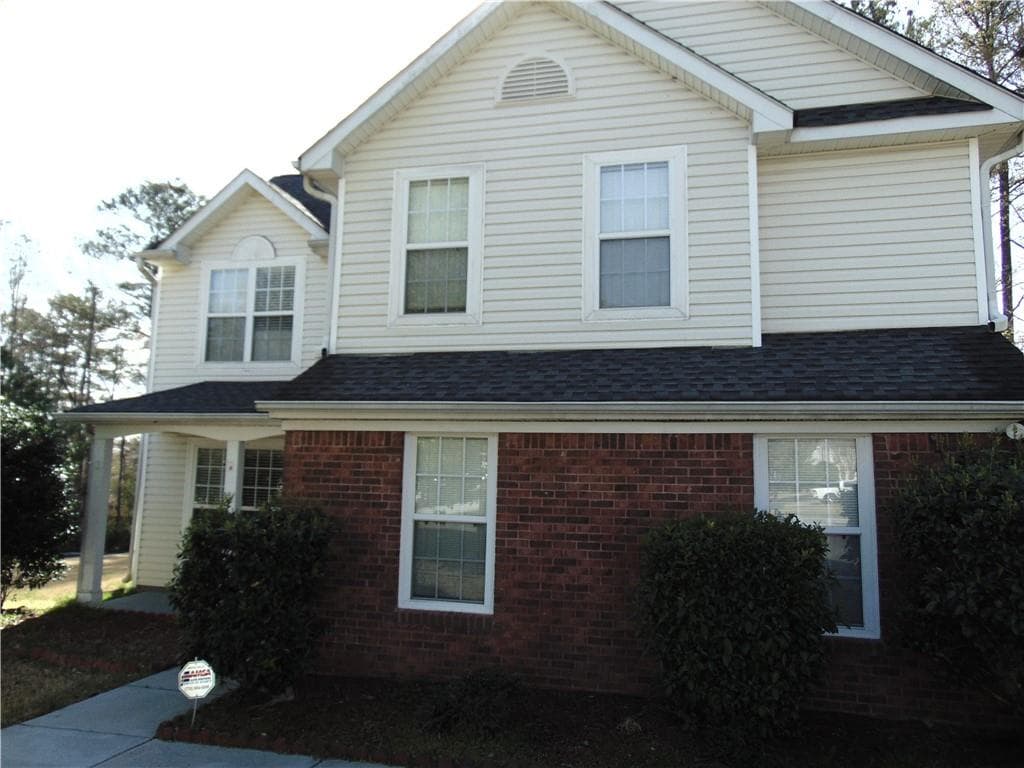 3 bedroom, 3 bathroom single family residence sold at 1662 Maple Trace Court, Grayson, GA 30017