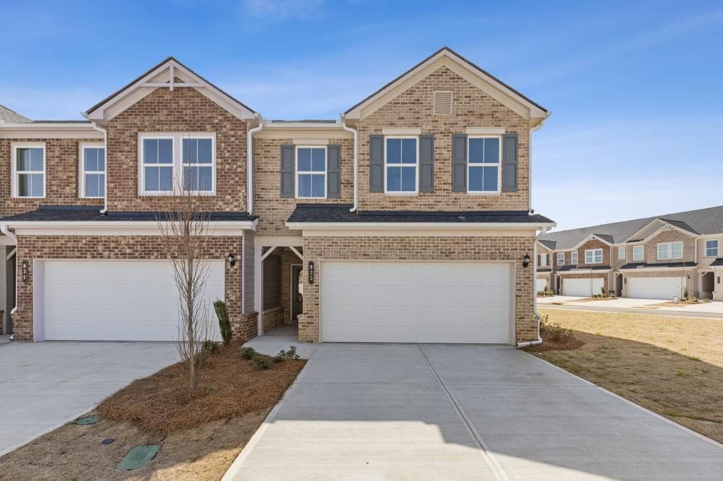 3 bedroom, 3 bathroom townhouse sold at 935 Elwood Street, Dacula, GA 30019
