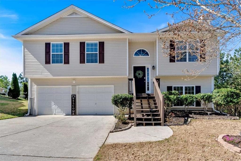 3 bedroom, 3 bathroom single family residence sold at 102 Colt Lane, Dallas, GA 30132